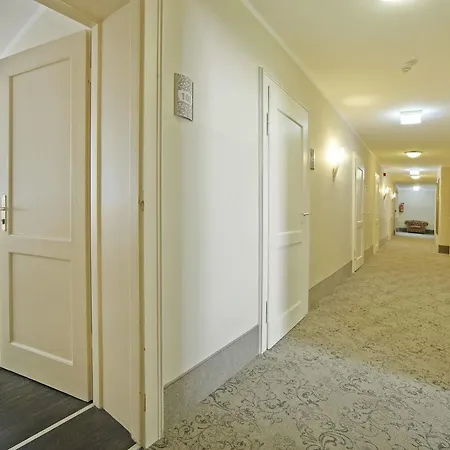 Haberstock 3*